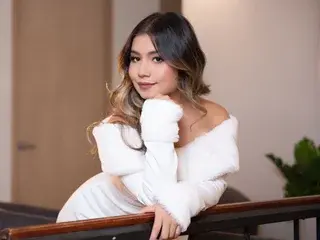 Live Sex Cam with JessieOlivetti - Streamate