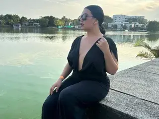 Live Porn with Elahilton20 - Streamate