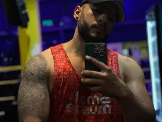 Adult Webcams with Mike_Savage - Streamate