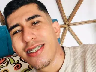 Sex Cam with BrunoHard - Streamate