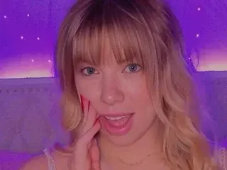 Nude Webcam with BlondieBliss - Streamate