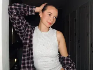 Sex Chat with VeronicaIrresistible - Streamate