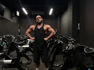 Best live sex cam show with bigmusclet - Streamate