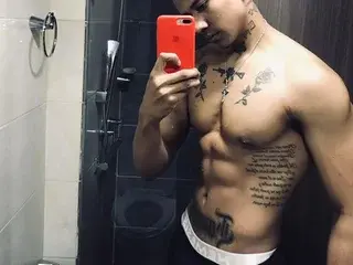 Live Sex Cam with ThomasHardy - Streamate
