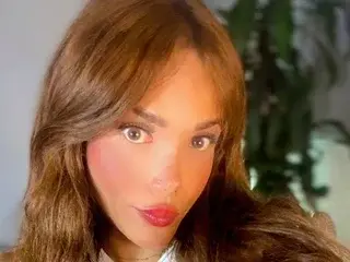 Adult Webcams with Missvaleriew00 - Streamate