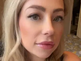 Adult Video Chat with FrankiiRayeXXXX - Streamate