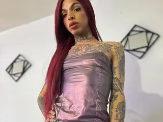 Adult Webcam with Vixenxmilky - Streamate