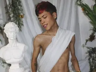 Nude Webcam with MaxiWildd777 - Streamate