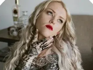 Adult Webcams with BlondeScarlettx - Streamate