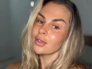 Live Sex Cam with ClaraXVale - Streamate