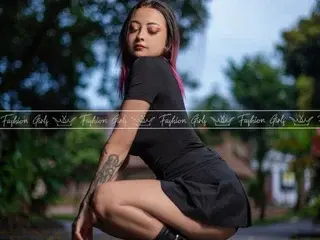 Best live sex cam show with SarahCastro - Streamate