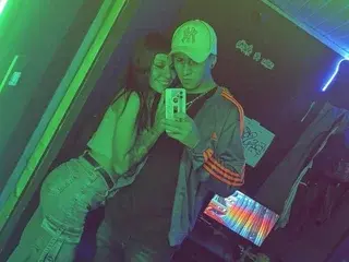 Live Sex with COUPLE25_33 - Streamate