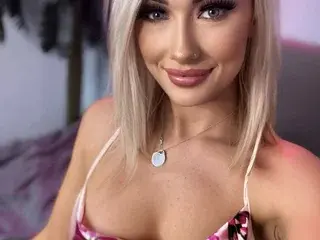 Live Sex with Lucybrookess - Streamate