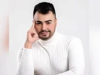 Sex Cam with MaximoFerrer - Streamate