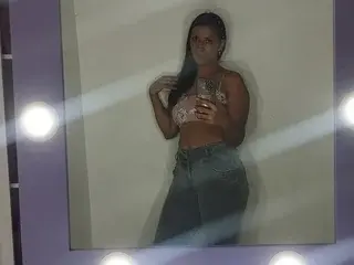 Nude Webcam with Laura_Mendosa - Streamate