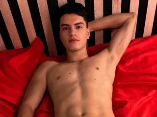 Best Webcam with LeoTease - Streamate