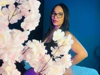 Best live sex cam show with AlunaClark - Streamate