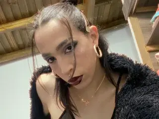 Free Live Porn with pamelaat2200 - Streamate