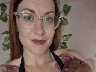 Adult Webcams with PerkyKaiaUK - Streamate