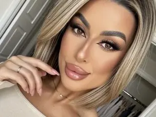 Watch Live Sex Cams with AnayseMaze - Streamate