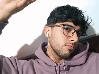 Live Sex with RodrigoColby20 - Streamate