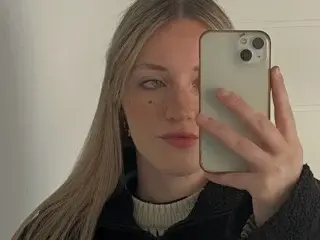 Sex Chat with EvelynBlond - Streamate