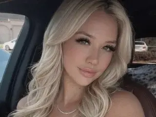 Sex Chat with Sabrina_xx - Streamate