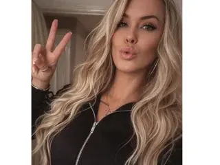 Free Live Porn with NaughtyLeahUK - Streamate