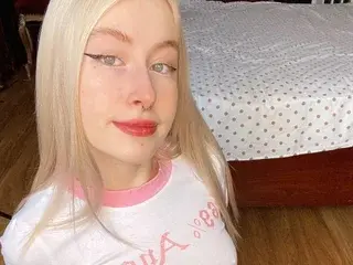 Live Sex Cam with MelaniePlay - Streamate
