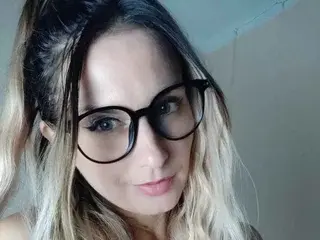 Adult Webcam with Cougarphantera - Streamate