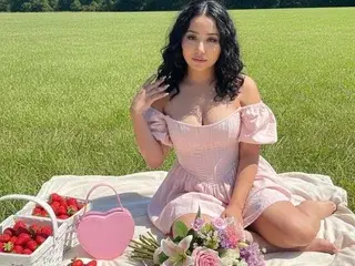 Best live sex cam show with VikyBlaze - Streamate