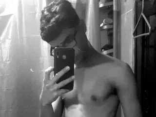 Live Sex Cam with JhonnyLewis - Streamate