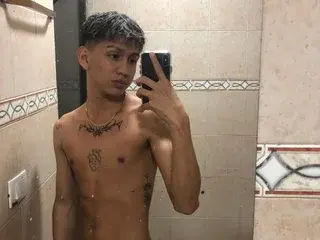 Adult Webcam with OliverSmiith - Streamate