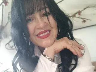 Live Sex Cam with Sarahteikus - Streamate