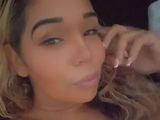 Live Porn with Catamelgirl82 - Streamate