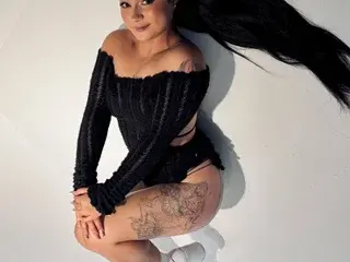 Watch Live Sex Cams with MaddisonMartins - Streamate