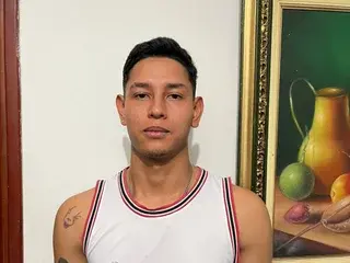 Free Porn Cam with Justinos - Streamate