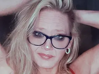 Private Sex Chat with HaleyRenee - Streamate