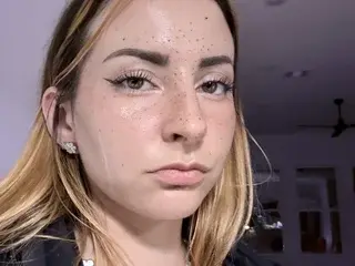Live Sex Cam with AshleyBankx - Streamate