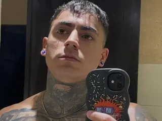 Watch Live Sex Cams with Max_Stron111 - Streamate