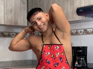 Live Sex with RichiMontes19 - Streamate