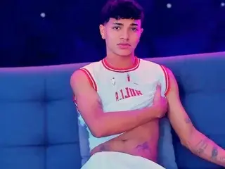 Adult Webcams with jacksondrew - Streamate