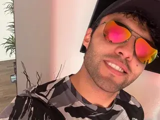 Live Sex with PeterNight - Streamate