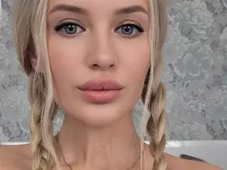 Sex Chat with Lindy18 - Streamate