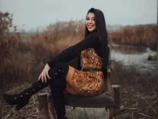 Watch Live Sex Cams with KIYAARA - Streamate