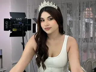 Nude Webcam with KaiaLunna - Streamate