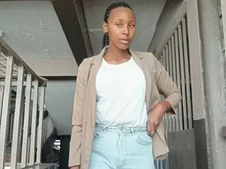 Nude Webcam with Cherrie_June - Streamate