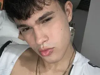 Free Live Porn with EdwinBoys - Streamate