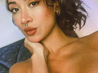 Live Sex Cam with MillyBonnie - Streamate