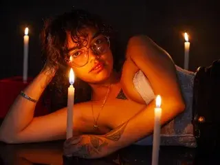 Sex Chat with KittyLatina_22 - Streamate